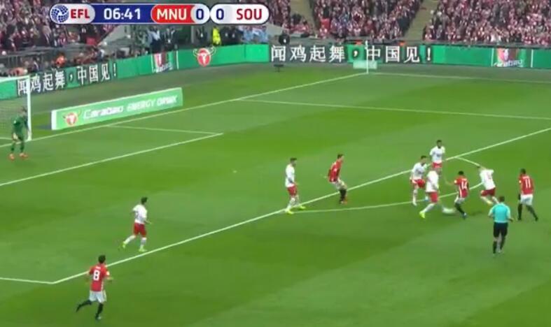 昨英超联赛中文广告 英联杯决赛的中文广告让红牛们颤抖了(1)