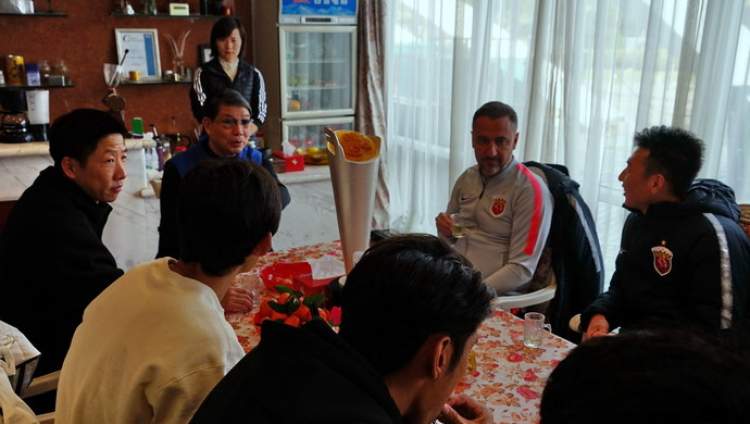 上海海港主帅莱科今天过43岁生日, 上崇明岛拜访俱乐部缔造者徐根宝(3)