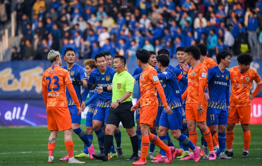 中国足球3个消息，冠军退出亚冠，黑马改名，又一支球队解散(2)