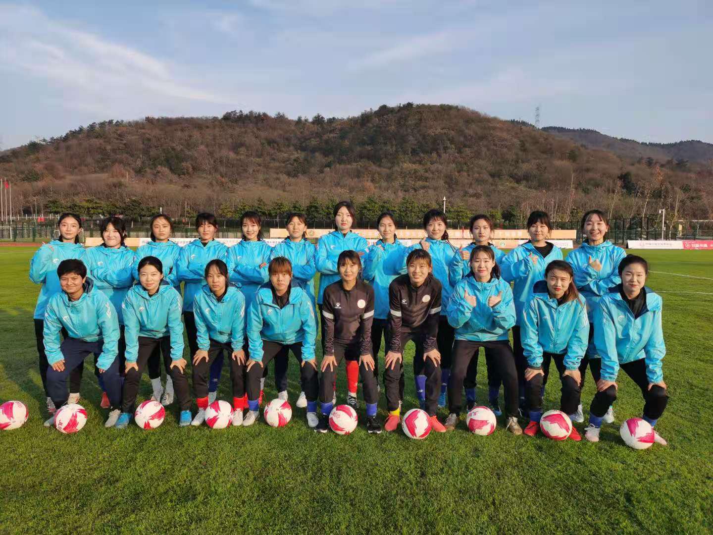 球队巡礼 | 这所学校四次获得山西省女子校园足球冠军！(1)