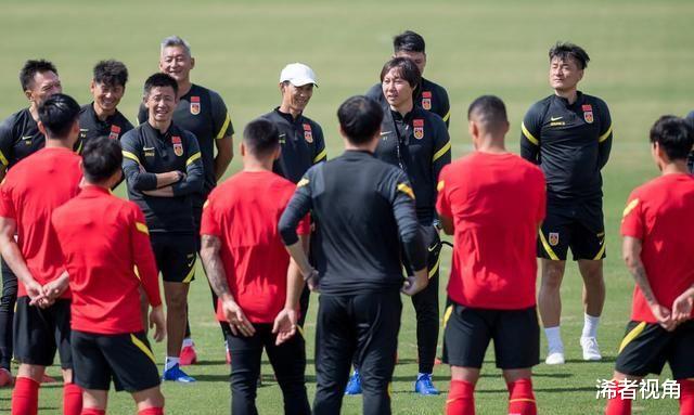 凌晨0点! 上海媒体再现争议报道: 将中国足球逼入绝境, 球迷骂声一片(4)