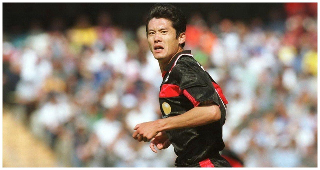 作为中国登陆欧洲五大联赛第一人杨晨，给了球迷国足崛起的希望！(3)