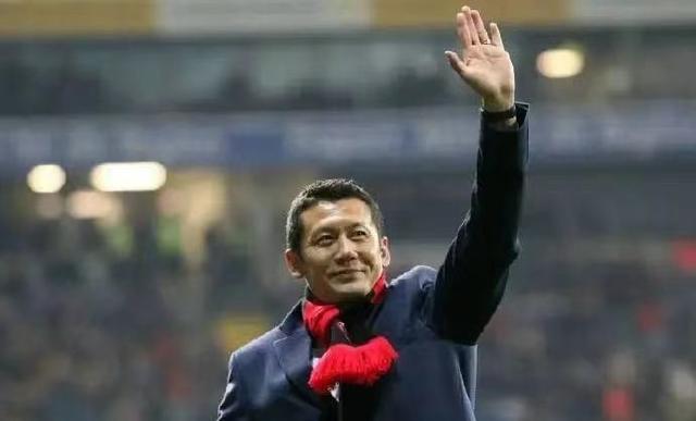 作为中国登陆欧洲五大联赛第一人杨晨，给了球迷国足崛起的希望！(4)