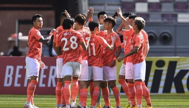 广州恒大最新动态，球员们接到新通知，足校再次释放利好！(1)