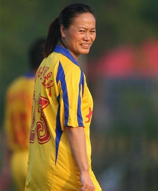 她曾是中国女足中场灵魂，也是世界顶尖球员，2次转行选对道路(1)