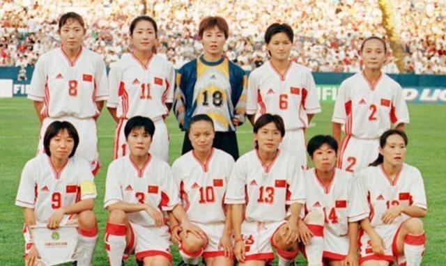 她曾是中国女足中场灵魂，也是世界顶尖球员，2次转行选对道路(2)