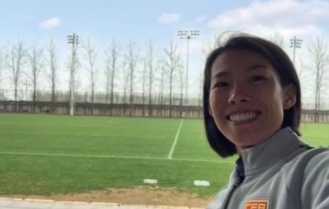 她曾是中国女足中场灵魂，也是世界顶尖球员，2次转行选对道路(7)