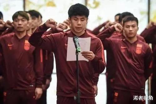 跟队记者爆料！中国男足冲击世界杯遭遇重大难题，李铁这回麻烦(2)
