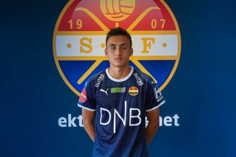 挪威2号小妖，有望成泰国国脚，他曾是哈兰德队友，目前在丹麦踢球(1)