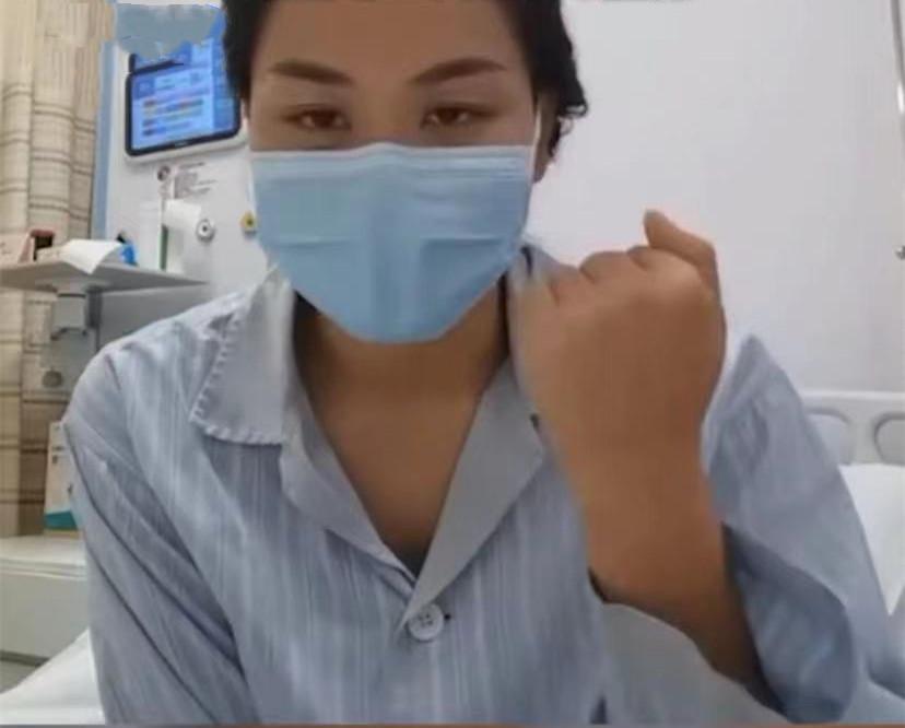 30岁女足球员不幸确诊白血病！入院面容憔悴，刚升级当妈与夫恩爱(6)