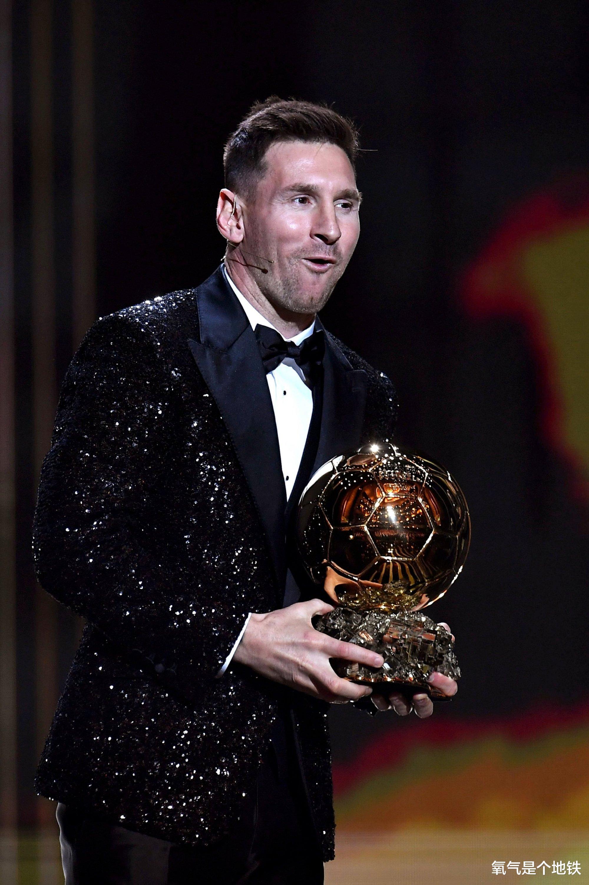 梅西今年除获得金球奖，基本锁定世界足球先生，还得到几个奖项！(1)