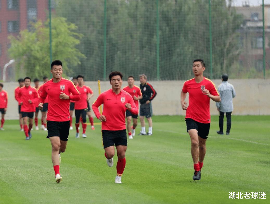 宋志伟吴海燕等多名现役球员参加C级教练员培训班，未来或转型(5)