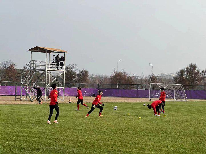 铿锵玫瑰再出发！中国女足在苏州进行场地训练(5)