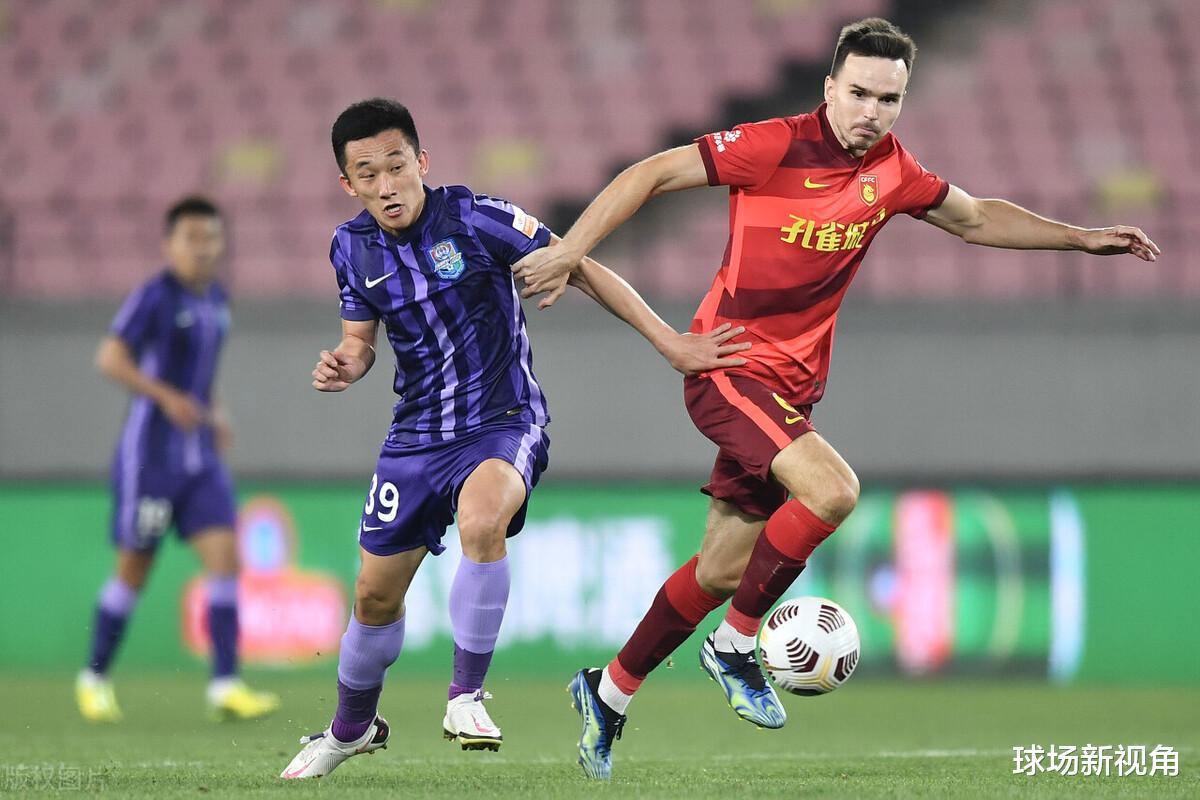 重磅：中国足球是个怪胎，武磊面临再次降薪，高拉特巴甲未达预期(17)