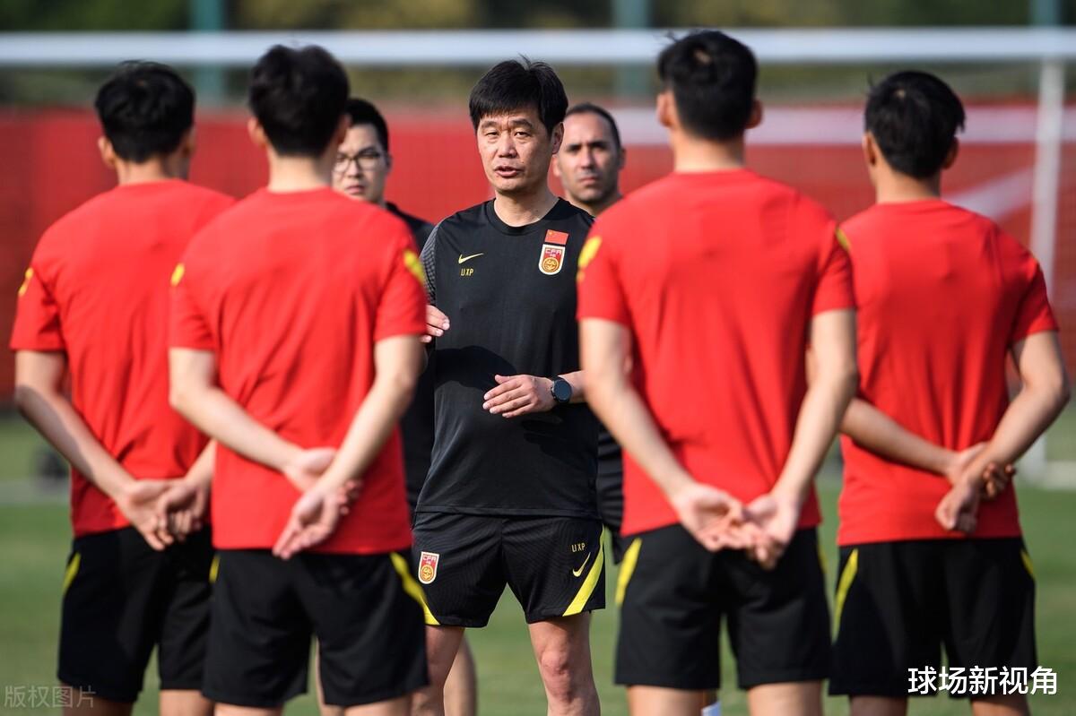 上海媒体做出争议报道, 中国男足赢不了越南会是常态, 球迷骂声一片(2)