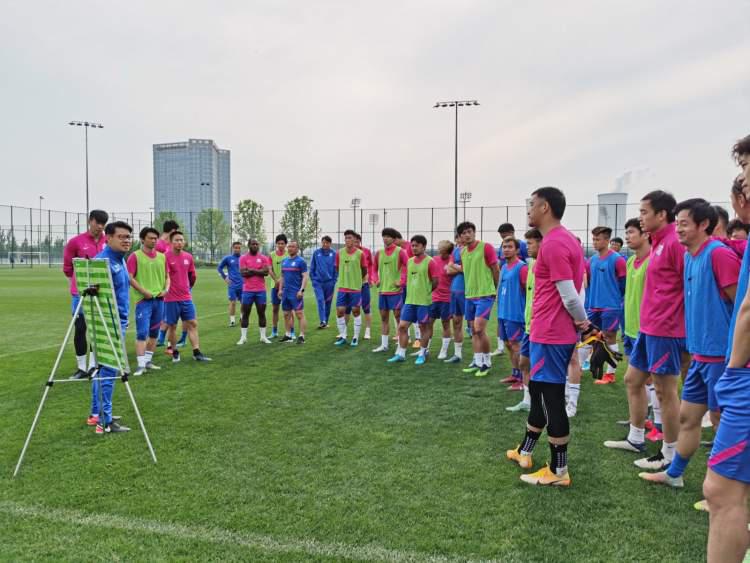 对阵本赛季中超“鱼腩”河北队前，吴金贵还带来了一个好消息(3)