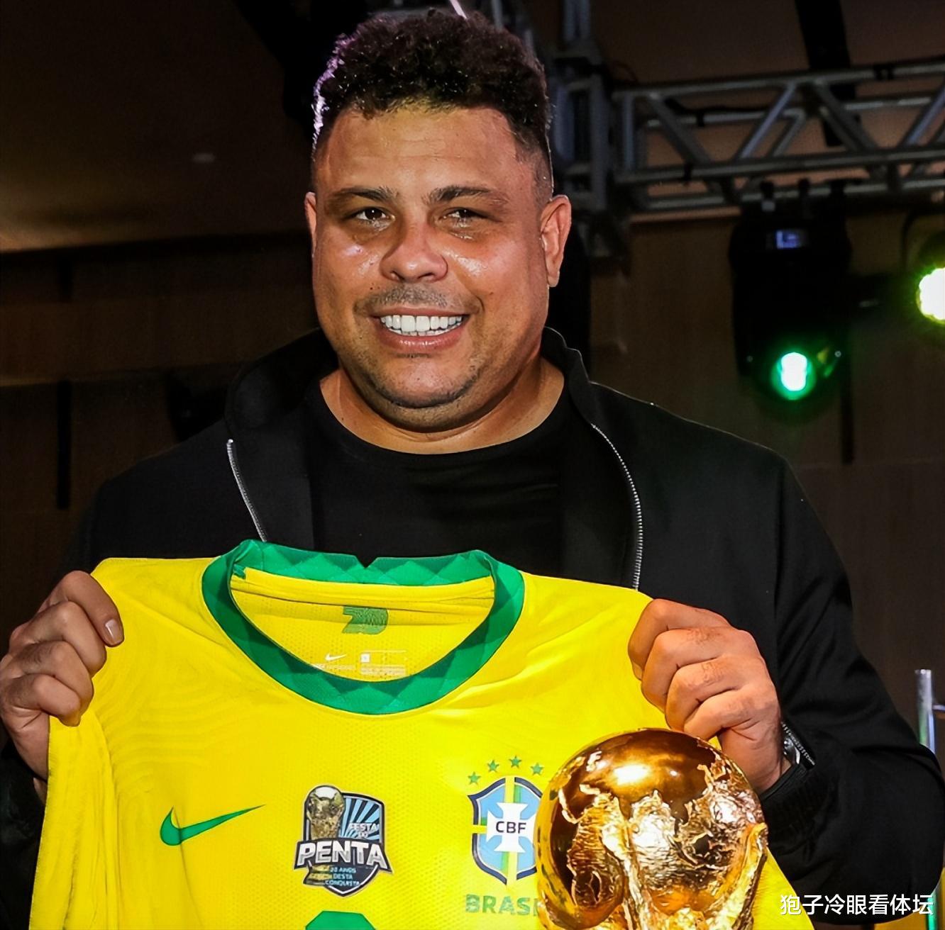 巴西02世界杯冠军成员再聚首！王牌中场胖到完全认不出 远超大罗(2)