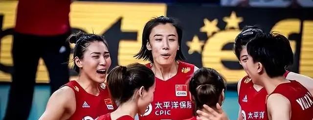 下午3点！上海媒体曝出争议猛料：中国女排遭重大打击，球迷骂声一片(2)