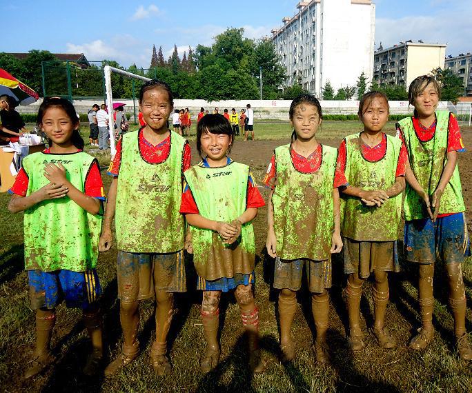 陕西留坝：校园足球带动城乡发展(2)