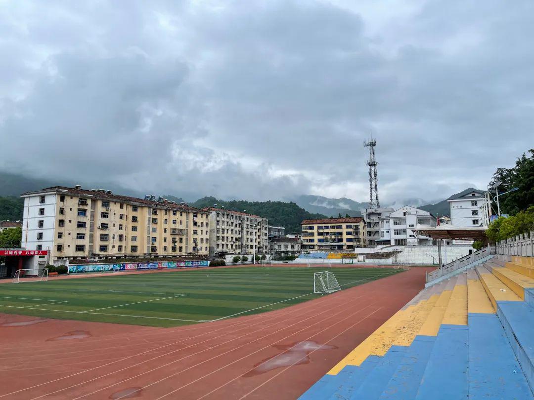 陕西留坝：校园足球带动城乡发展(4)