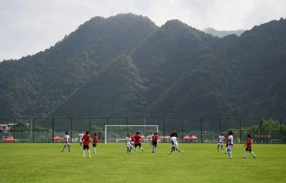 陕西留坝：校园足球带动城乡发展(9)