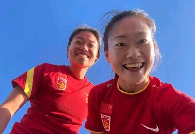 23岁女足球员助HB克厄3-0取胜 赵瑜洁留洋丹麦3次首发打进二球(2)