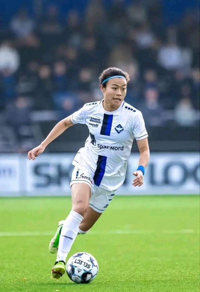 23岁女足球员助HB克厄3-0取胜 赵瑜洁留洋丹麦3次首发打进二球(6)