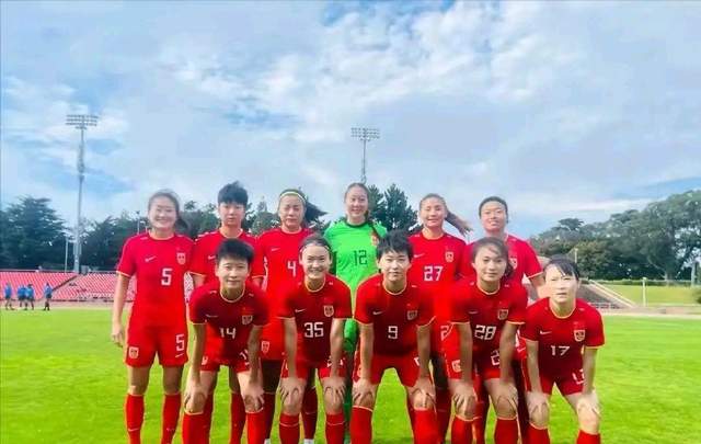 23岁女足球员助HB克厄3-0取胜 赵瑜洁留洋丹麦3次首发打进二球(7)