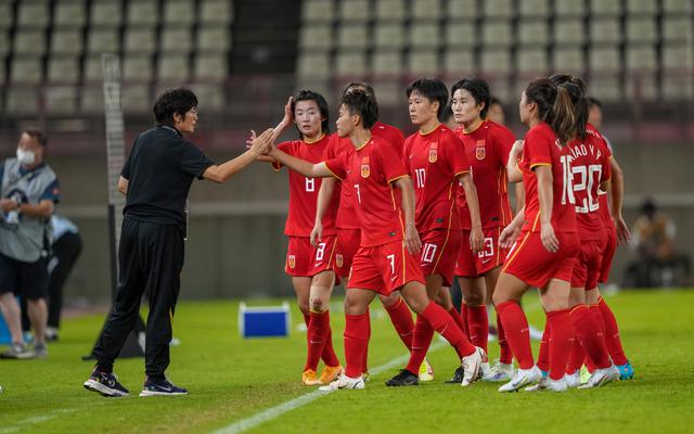 中国女足通过国内联赛与球员留洋双重发展 自信与技能都在提升(2)