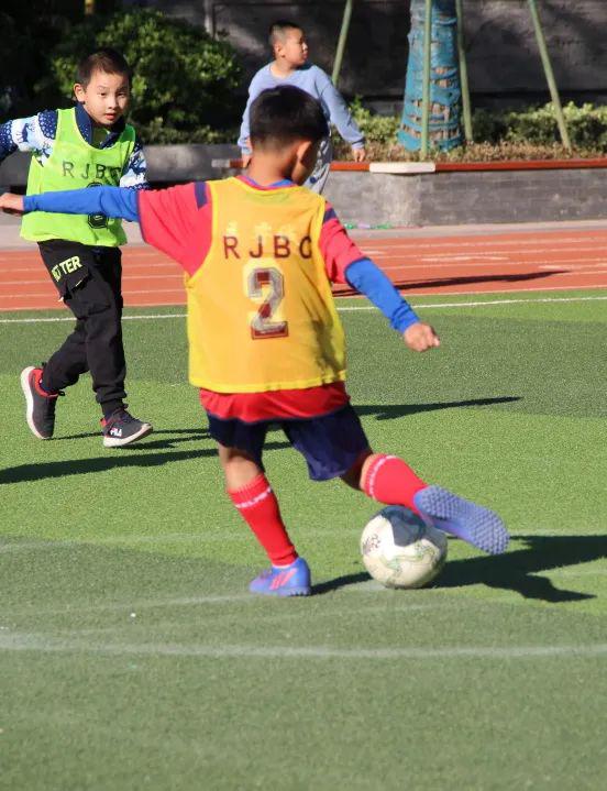 2022年南京市瑞金北村小学“幸福杯”校园足球联赛圆满结束(3)