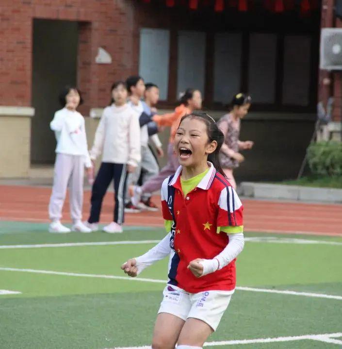 2022年南京市瑞金北村小学“幸福杯”校园足球联赛圆满结束(6)