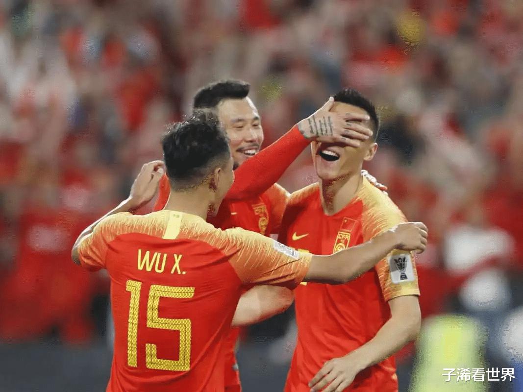 上午8点！中国足球曝出争议猛料：中超成大笑话，球迷吐槽声一片(3)