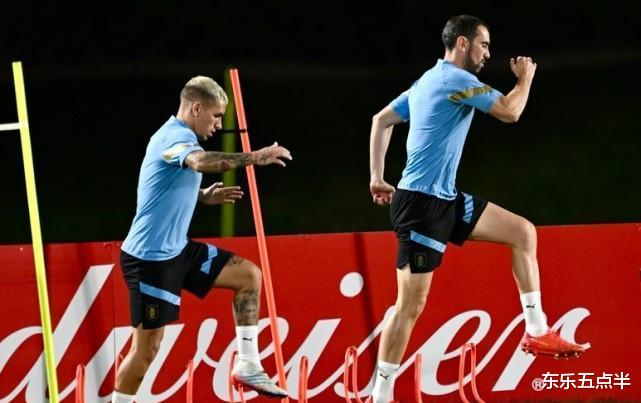 乌拉圭对阵葡萄牙首发大变样？改打5-3-2，卡瓦尼替换苏亚雷斯(4)