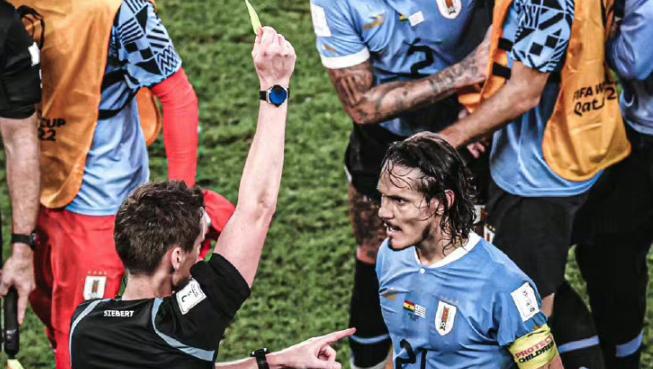 本该力压韩国晋级！乌拉圭连遭误判出局，苏亚雷斯怒斥国际足联(1)