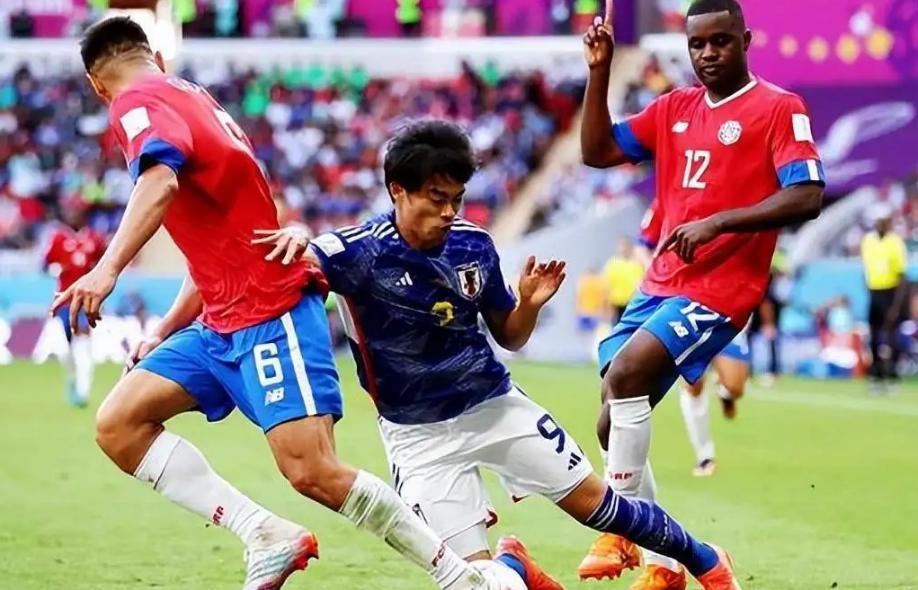 世界杯：日本VS克罗地亚，日本出线创造奇迹，能否延续奇迹之旅(1)