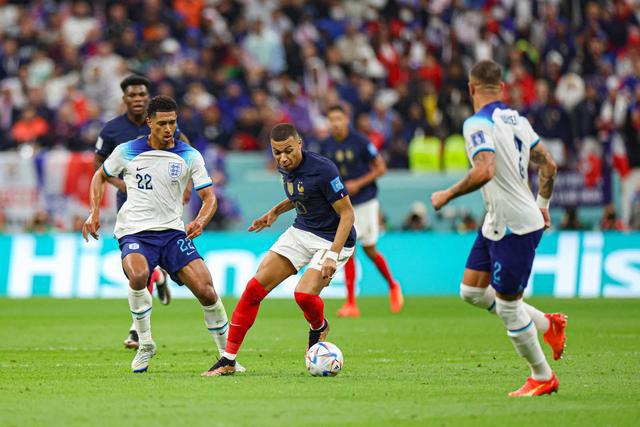 2-1，法国晋级！世界杯刺激1夜：C罗+英格兰出局，4强出炉(5)