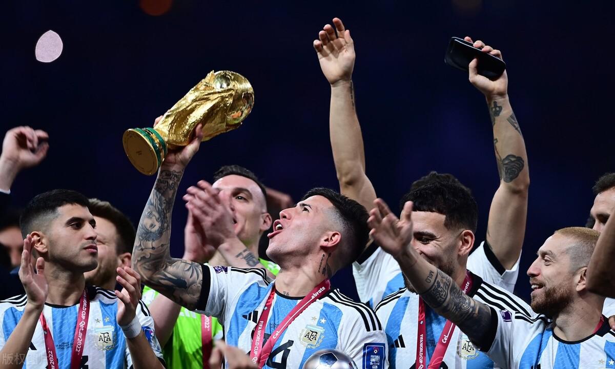 法国和阿根廷两国球迷情愿，越来越精彩！(1)