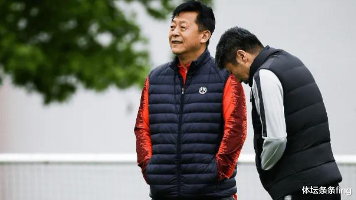 韩国籍主教练表示愿意执教中国国足，曾被谢晖压着打！(1)