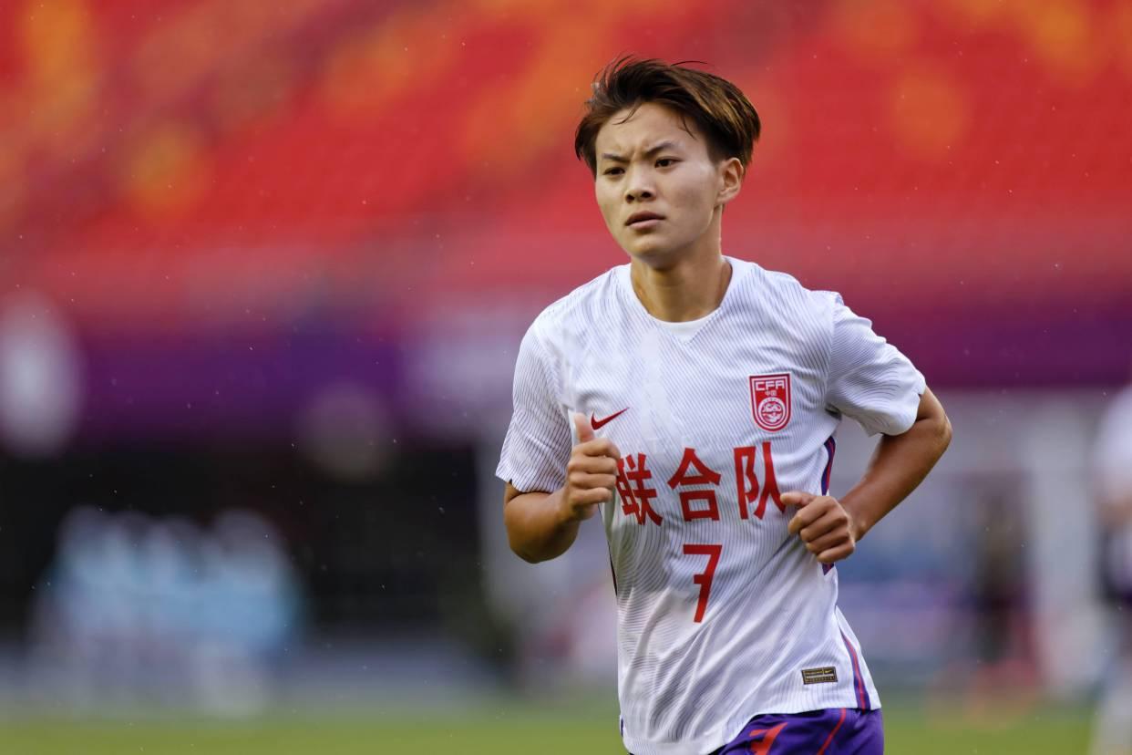 最美球员杨莉娜，铁定参加世界杯，她是中国女足的颜值担当吗？(4)