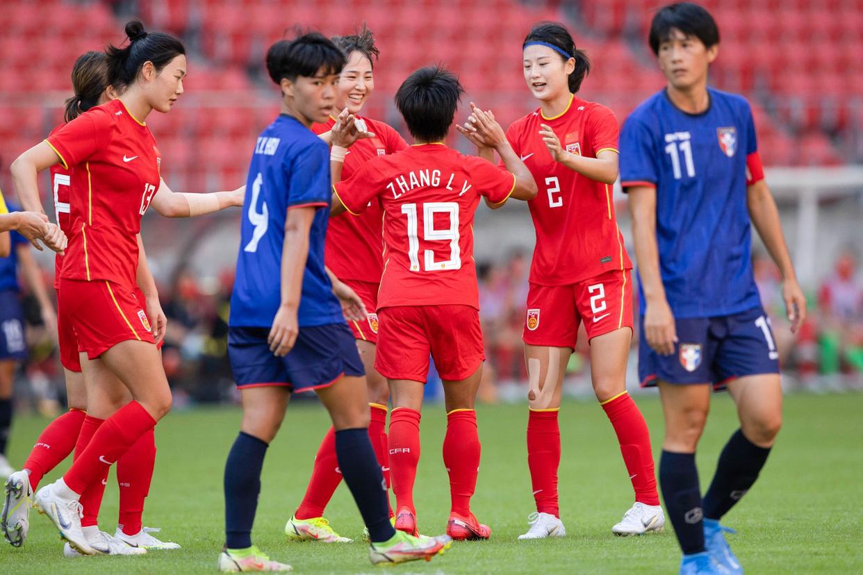 最美球员杨莉娜，铁定参加世界杯，她是中国女足的颜值担当吗？(8)