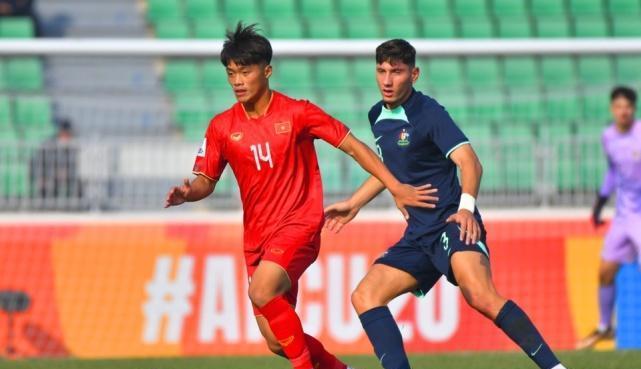 揭秘两连胜的越南U20：功勋主帅再造黄金一代，国足该学两点(7)