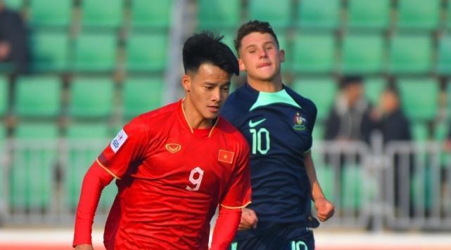 揭秘两连胜的越南U20：功勋主帅再造黄金一代，国足该学两点(9)