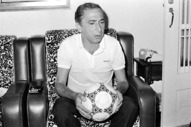 1986世界杯主裁去世 他曾解释为何给马拉多纳黄牌(1)