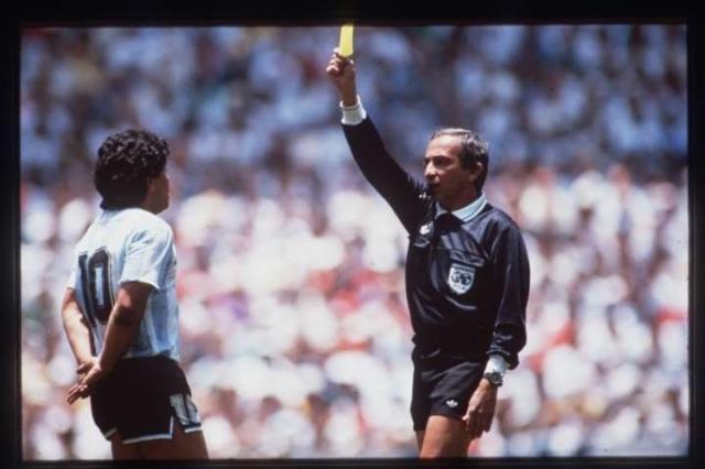 1986世界杯主裁去世 他曾解释为何给马拉多纳黄牌(2)