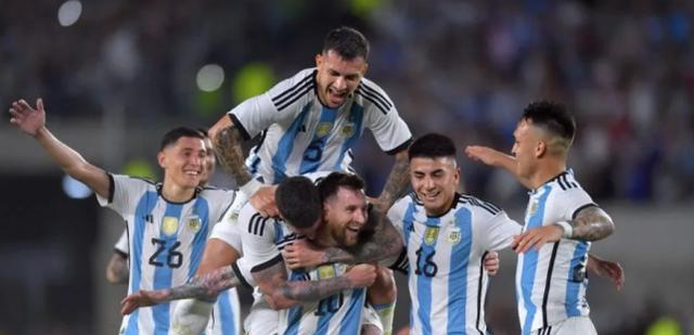 国际足联排名将巨变！阿根廷逆袭登顶，7年第一次，巴西连降两位(1)