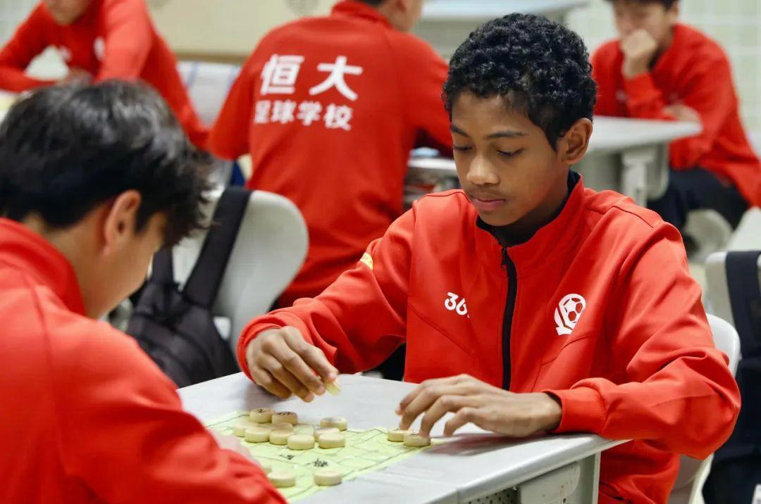 恒大足校的第11年，累计花费超28亿，它为中国足球贡献了什么？(14)