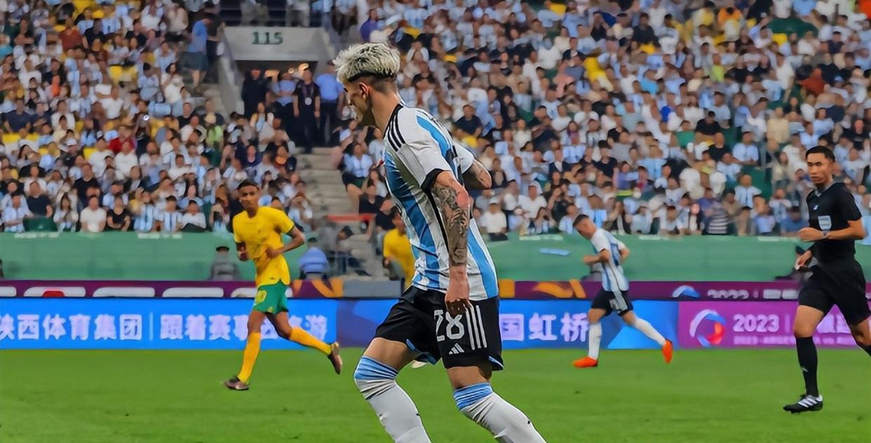 阿根廷2-0验出最水国脚！18岁新星又糙又独，浪费梅西妙传，莽夫(4)
