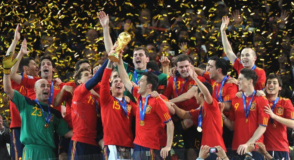 三冠王！西班牙足球正在复苏，他们距离黄金一代还有多远？(5)