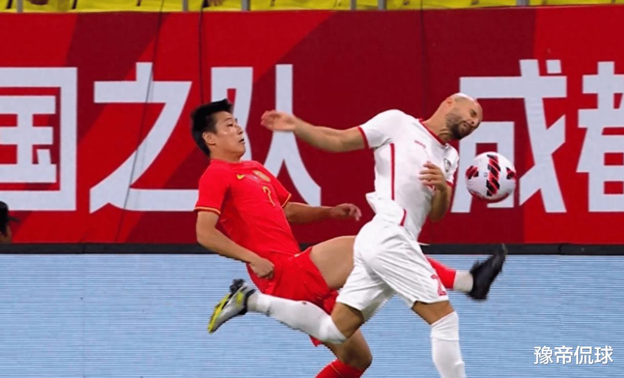 0-1！中国男足又输球了，国际足联很无奈，亚洲8.5个名额也没用(4)