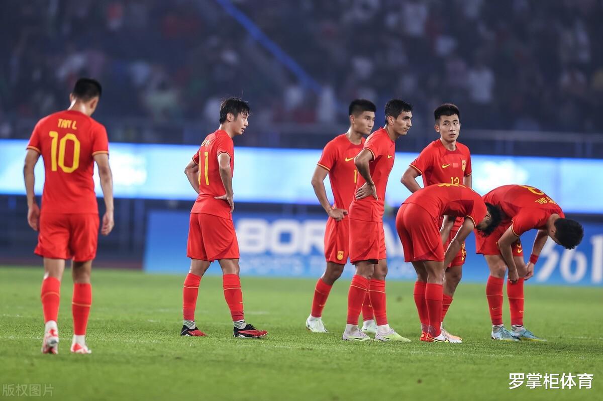 中国男足果真不能夸！5-1、4-0后0-0孟加拉，球迷心累已经懒得骂(1)